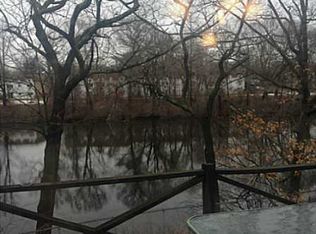 83 Elberta St, Warwick, RI 02889