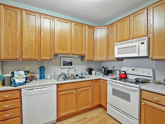 4th image of 6640 Lyndale Ave S APT 407
