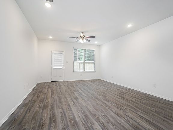4th image of 21042 Voyage Ln