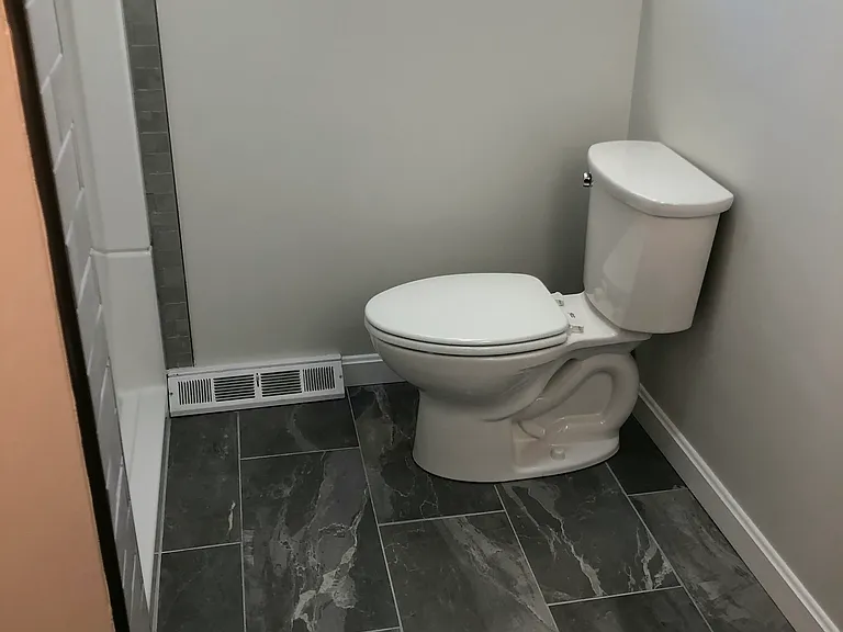 107-109 Commercial St #1 — Photo 17