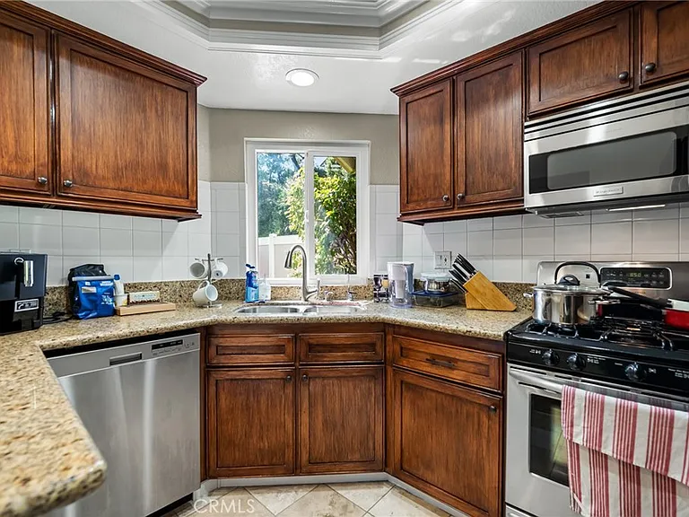 1315 Albariza Pl #5 — Photo 11