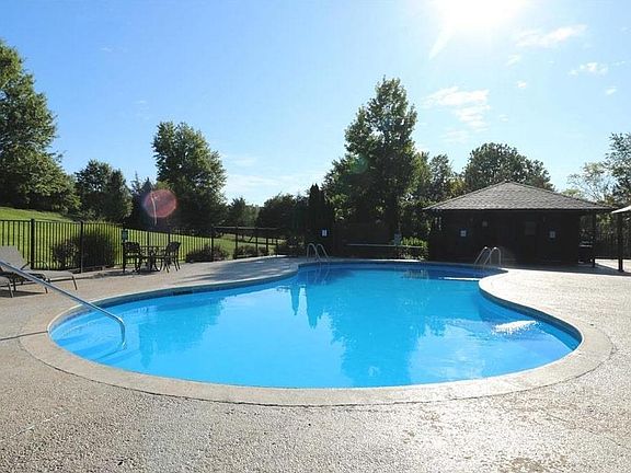 2nd image of 225 Anthonies Mill Est