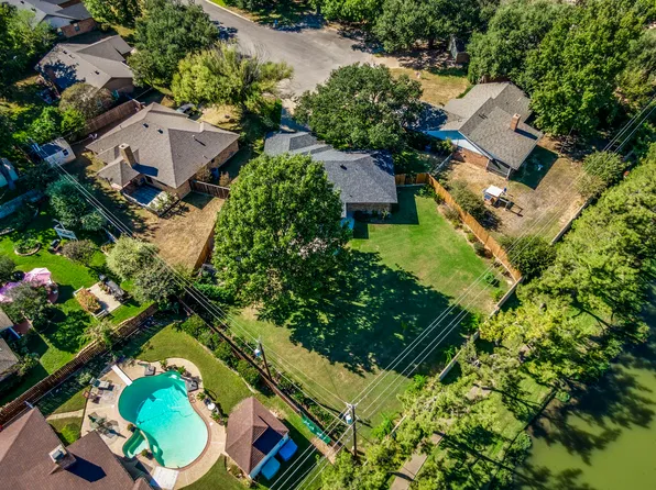 1501 Cobblestone Ln, Cleburne, TX 76033