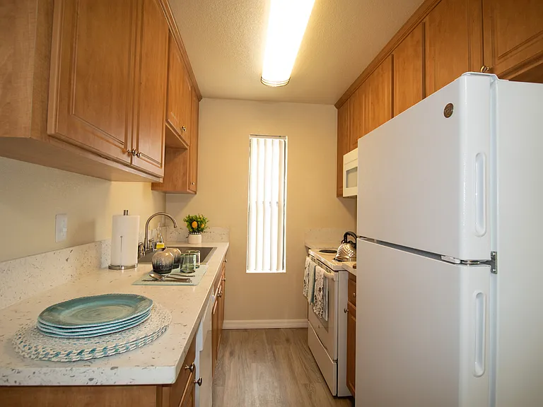 Gold Coast Apartments — Photo 38