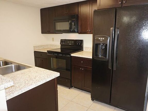 3rd image of 7651 Melissa Ct N