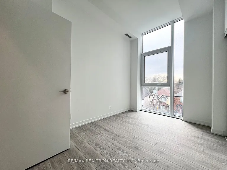 2020 Bathurst St #207 — Photo 31