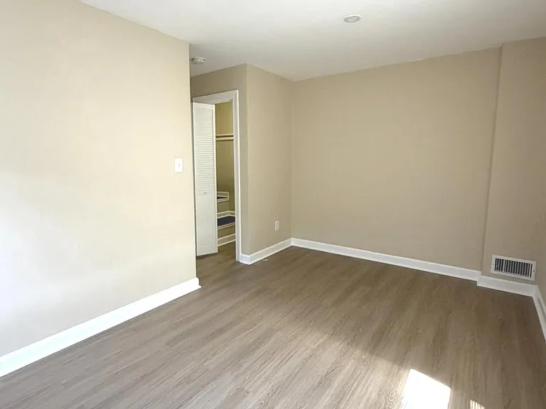5391 Chillum Pl NE — Photo 3