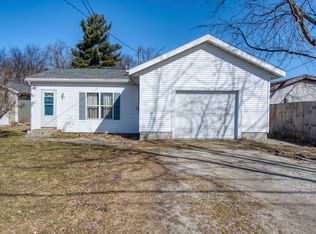 1086 E Mount Garfield Rd, Norton Shores, MI 49441