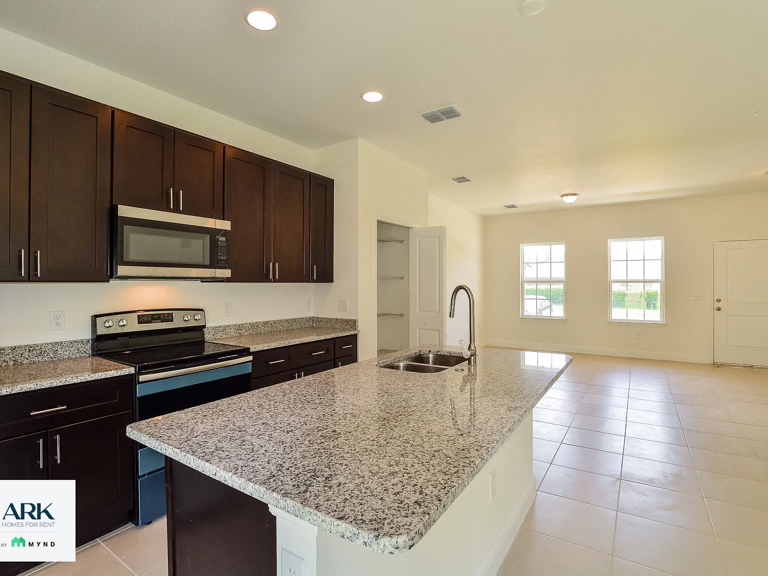 4 bed, 2.0 bath, 1580 sqft, $1,875 — Photo 4