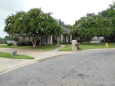1st image of 128 Cassie Cir