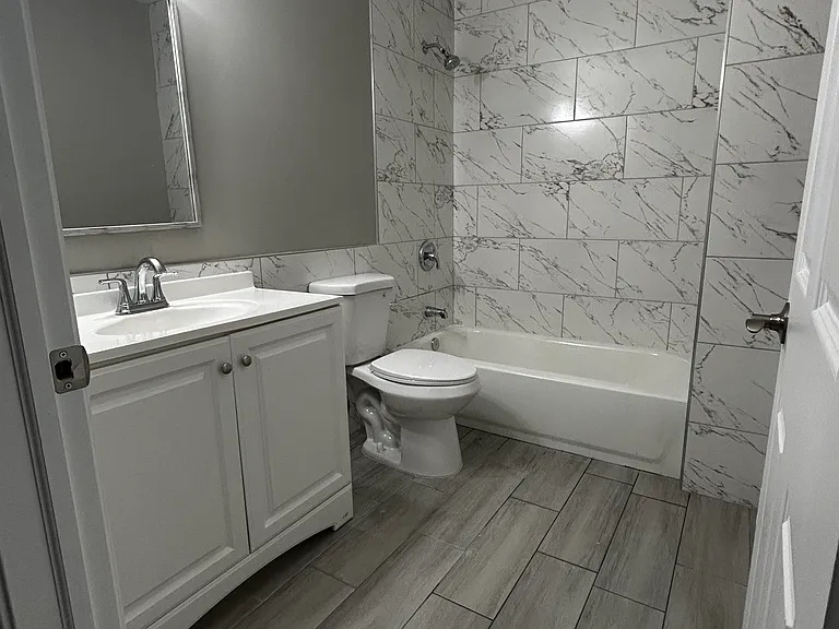 325 N 14th St #1 — Photo 8