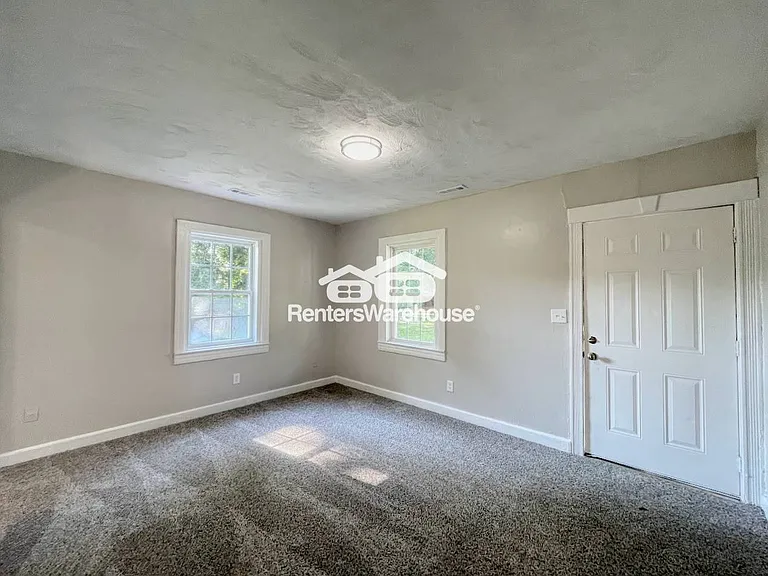 940 Willis St — Photo 3