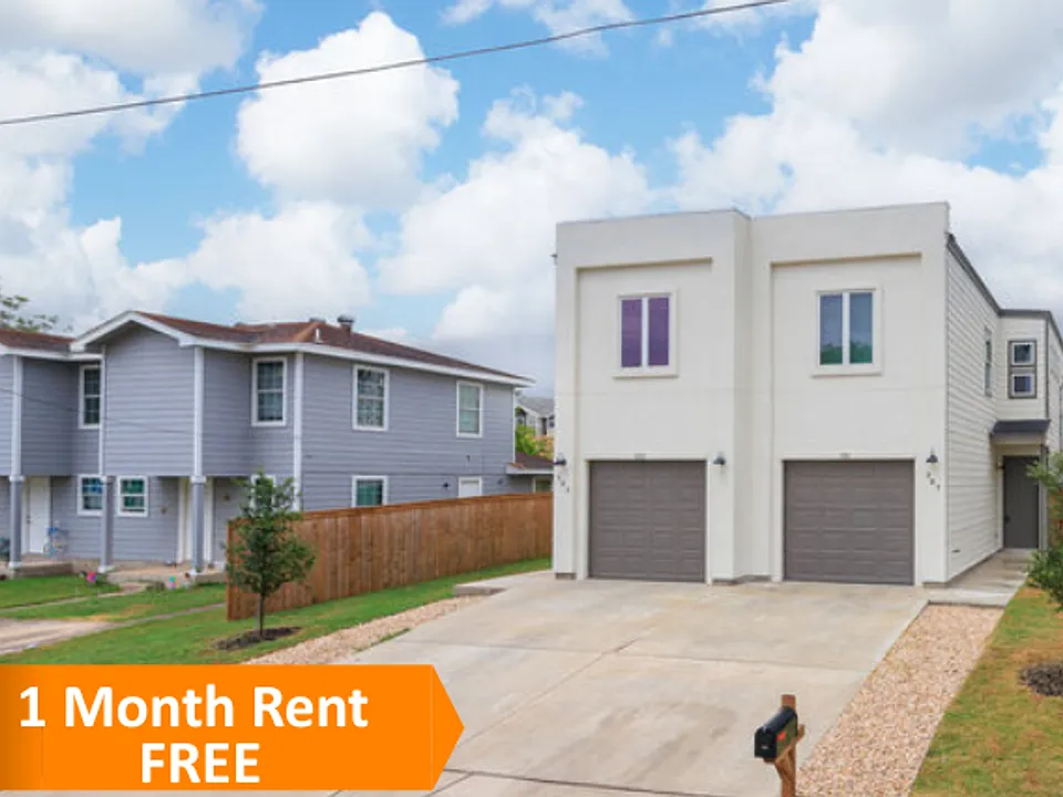 215 San Salvador Ave #101