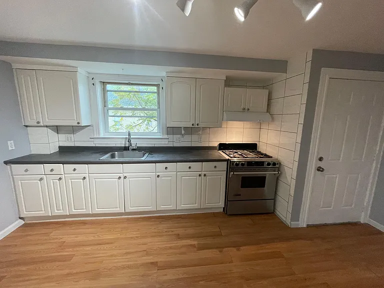 16 Northend St #2 — Photo 1