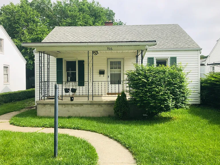 906 E Rose St — Photo 1