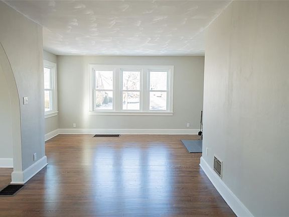 5th image of 156 Hawthorne St