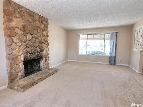 5th image of 5870 Valley Glen Way