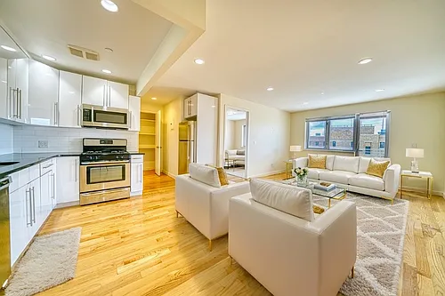 2315 Astoria Blvd Photo 1