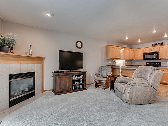 3rd image of 1300 Alpine Dr Unit 705