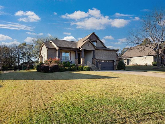 3rd image of 220 Harvest Wood Ln