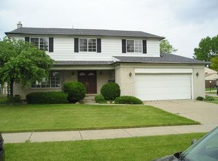 30639 Manor Dr, Madison Heights, MI