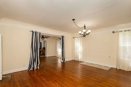 812 N June St Photo 1