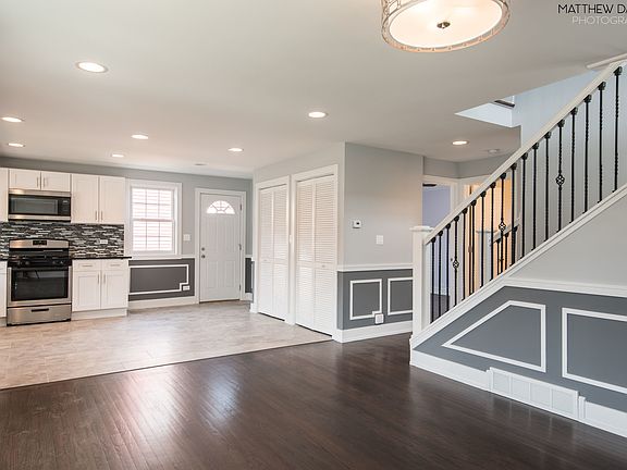 5th image of 9523 Natoma Ave