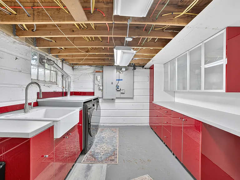 44 Elizabeth St — Photo 26