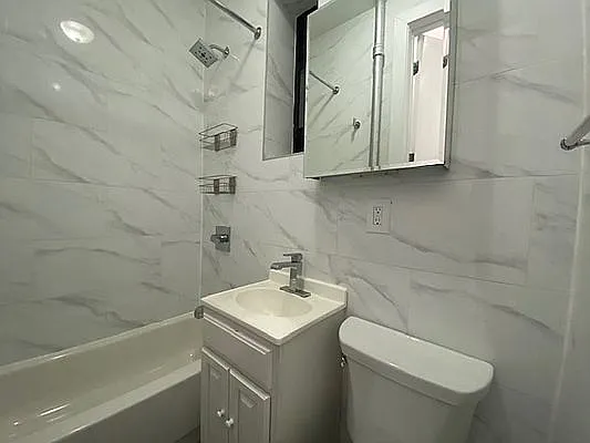 Rented by Bruma Realty LLC | media 6
