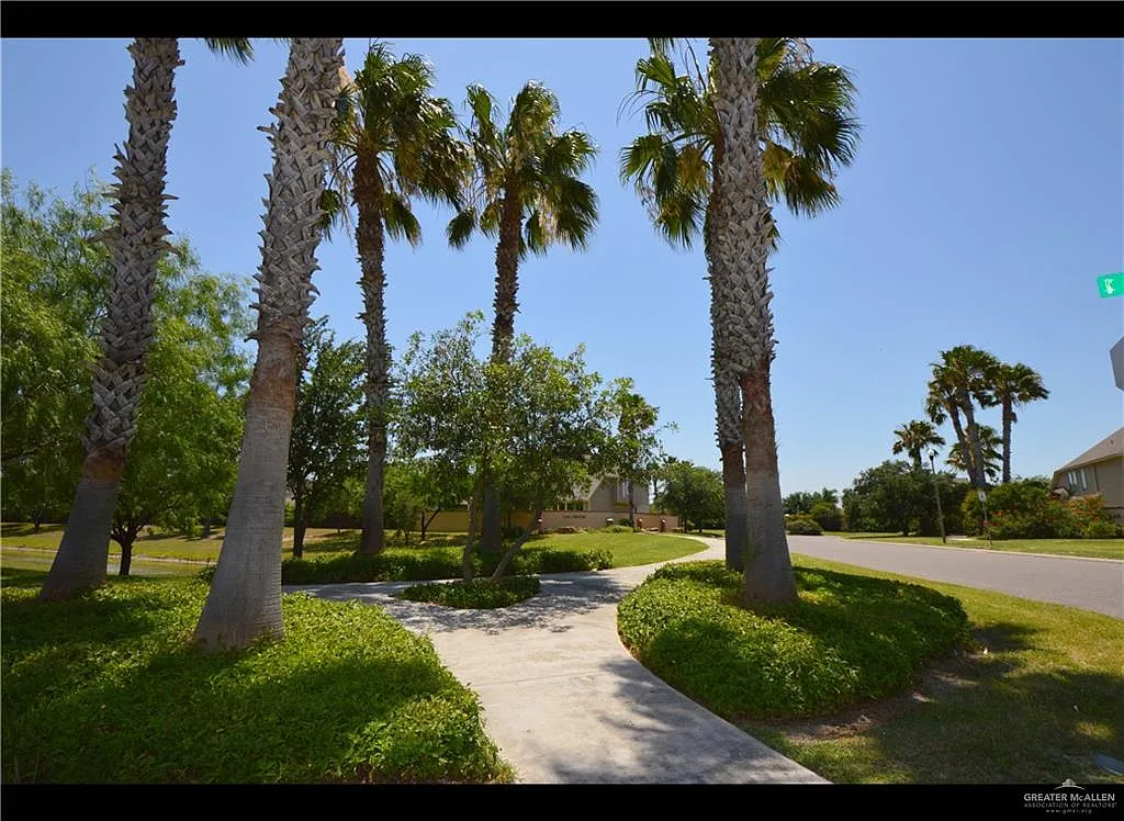 4 bed, 2.5 bath, 2785 sqft, $2,450 — Photo 4