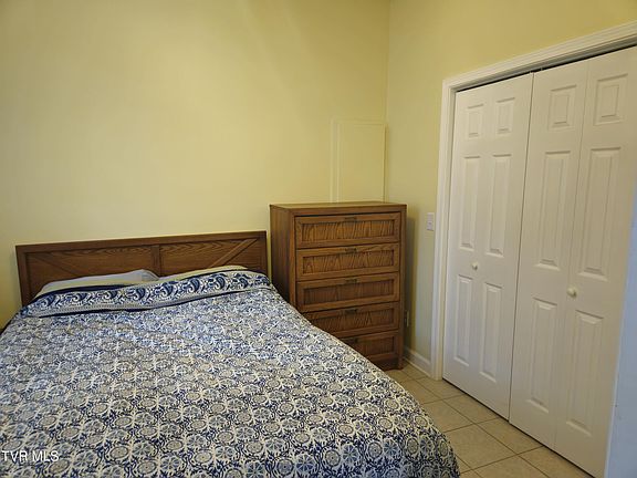 5th image of 368 Clearwater Dr #B