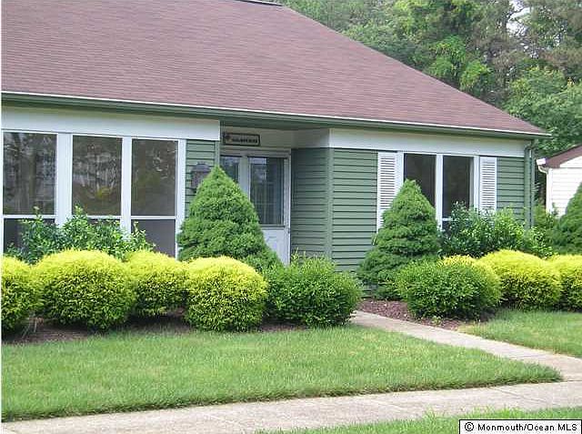 2nd image of 680 Huntington Drive #C