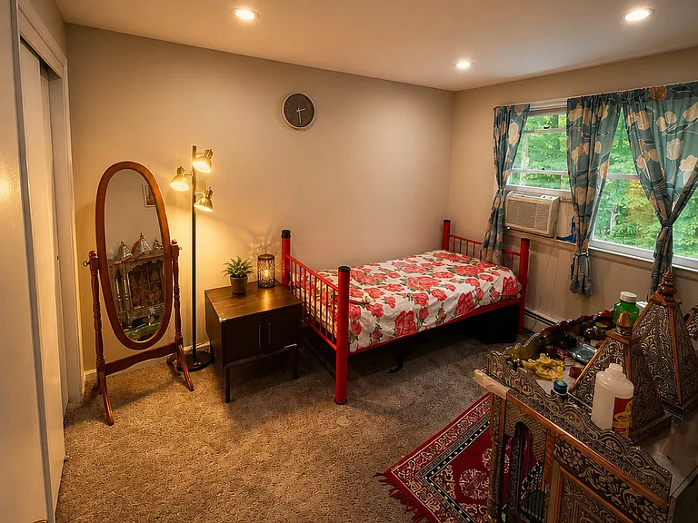 51 Riverside Dr — Photo 9