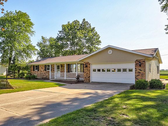 4th image of 2141 Maple Rd