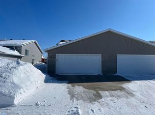1974 52nd St S, Fargo, ND 58103