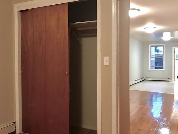 3rd image of 3134 44th St APT 2F