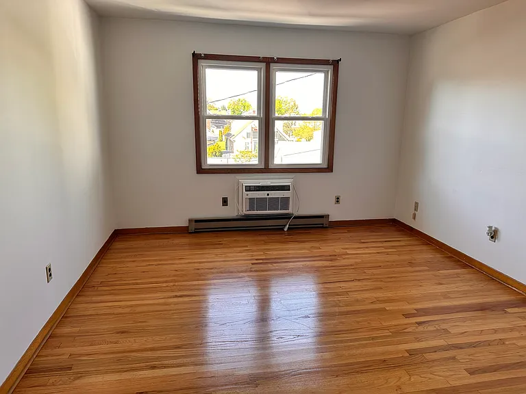 333 Green Ave #6 — Photo 11