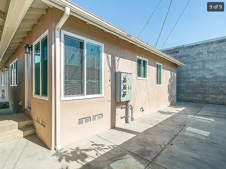 2514 E Adams St — Photo 3