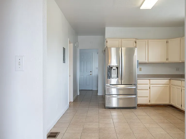 2683 Grande Vista Avenue — Photo 17