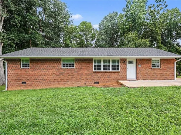 206 Hendrix Dr, Kernersville, NC 27284