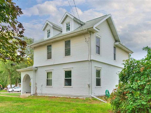 3rd image of 1690 W Washington Ave