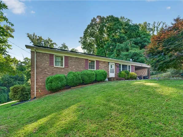 166 Town Ln, Mount Airy, NC 27030