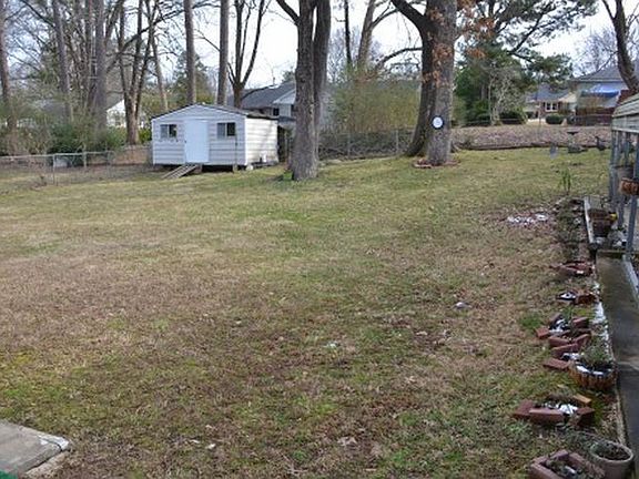 2nd image of 142 Mimosa Dr