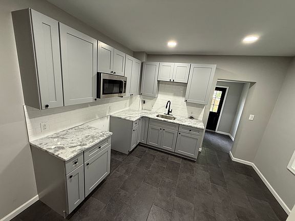 3rd image of 2425 Forest St