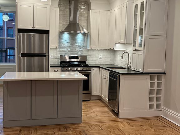3rd image of 118 Wayne St APT 2