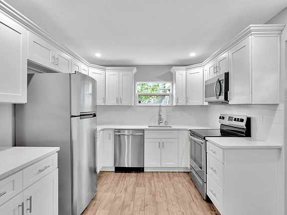 5th image of 2223 Gordon St APT A