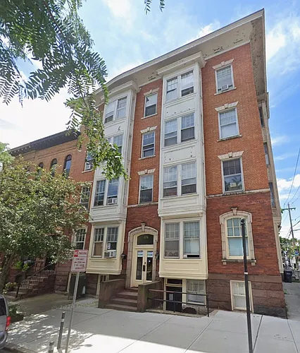 176 Chestnut St Photo 1