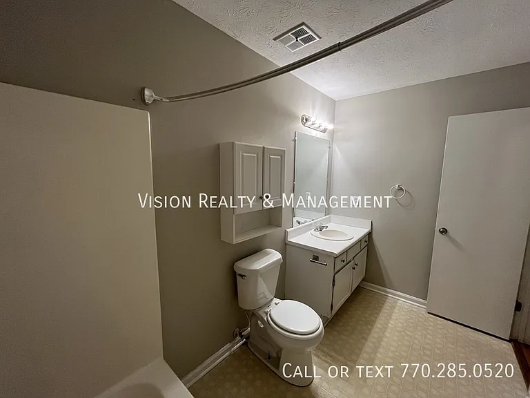 106 Barton Ln — Photo 8