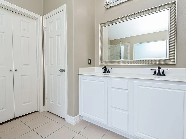 15975 Cottage Ivy Cir — Photo 27