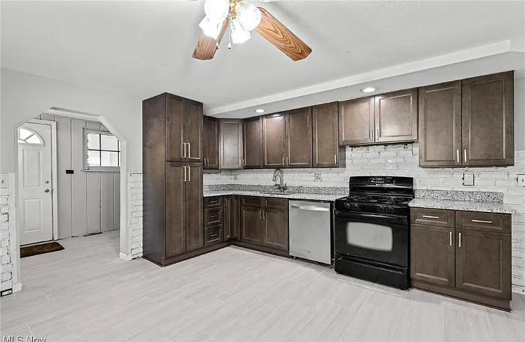 4942 Lear Nagle Rd — Photo 4